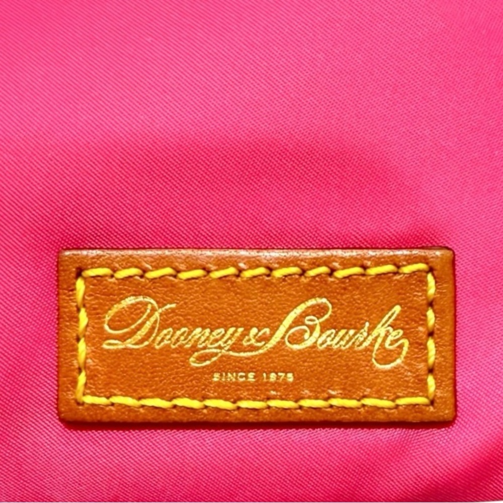 Dooney & Bourke North South Triple Zip crossbody bag excellent condition - Picture 7 of 8